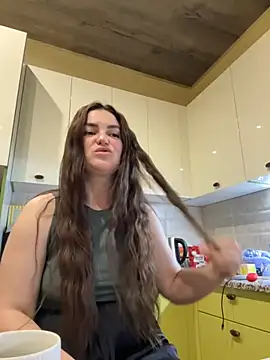 Karolina llove online show from November 2025 12:00:01 AM