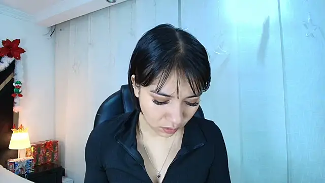 lina bedoya  online show from December 2025 11:38:02 AM