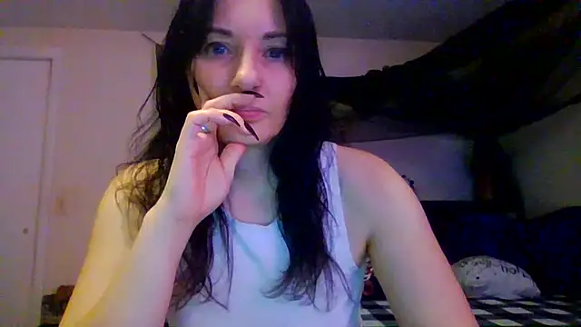 Snapshot of CrystalLakeXO chatting on June 2026 04:59:02 AM CrystalLakeXO online show from June 2026 04:59:02 AM
