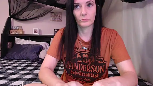 Snapshot of CrystalLakeXO chatting on July 2026 09:22:02 AM CrystalLakeXO online show from July 2026 09:22:02 AM