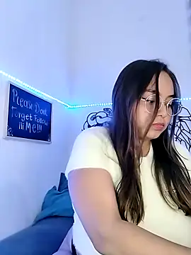 Valeria Cherry22 online show from November 2025 01:49:02 AM