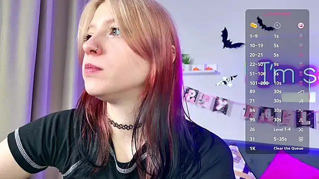 arielabradberry online show from October 2025 05:17:01 PM