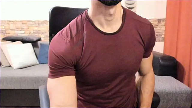 HotHunkTrainer online show from November 2025 07:40:02 AM