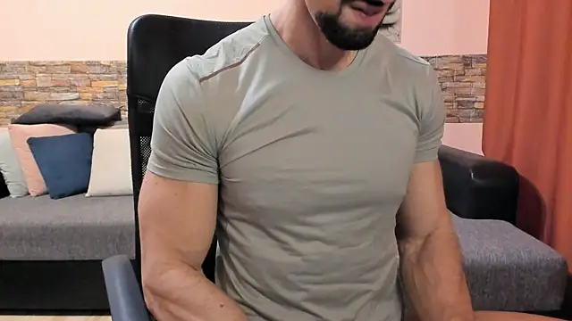 HotHunkTrainer online show from December 2025 08:44:01 AM