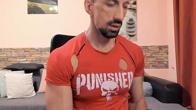 Snapshot of HotHunkTrainer chatting on July 2026 07:56:02 AM HotHunkTrainer online show from July 2026 07:56:02 AM