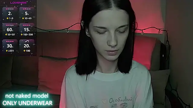 Snapshot of Miya_Dream_UKR chatting on December 2024 08:58:02 PM Miya Dream UKR online show from December 2024 08:58:02 PM