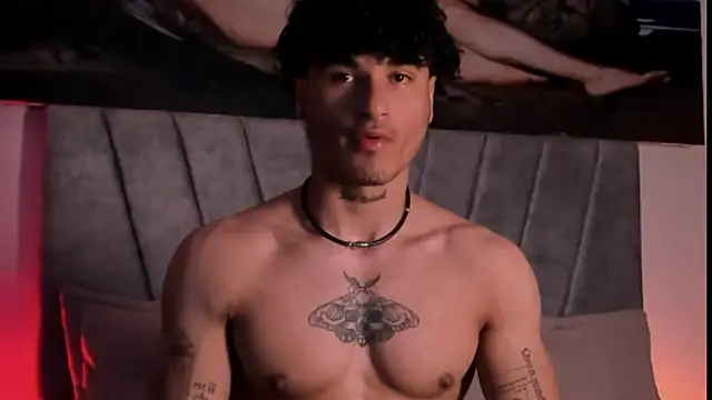 Snapshot of Thomas_Fit1 chatting on December 2025 01:24:02 AM Thomas Fit1 online show from December 2025 01:24:02 AM