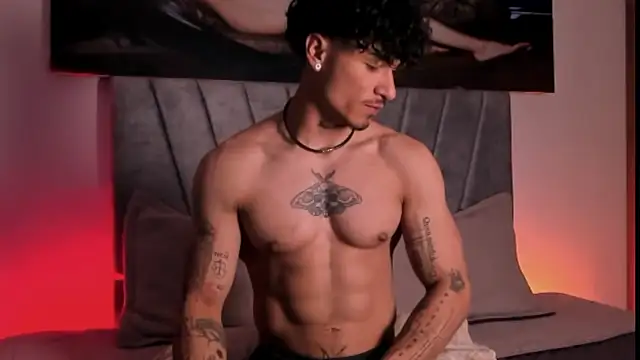 Snapshot of Thomas_Fit1 chatting on January 2026 01:08:02 AM Thomas Fit1 online show from January 2026 01:08:02 AM