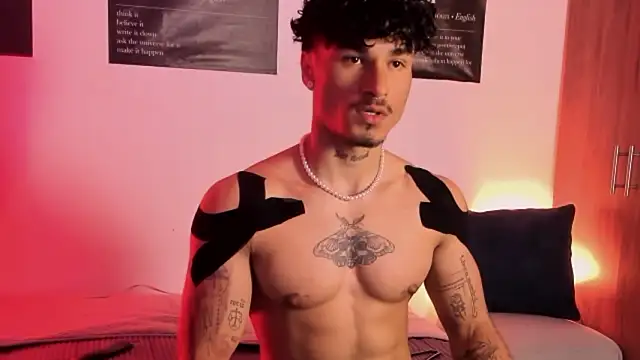 Snapshot of Thomas_Fit1 chatting on February 2026 03:32:01 AM Thomas Fit1 online show from February 2026 03:32:01 AM