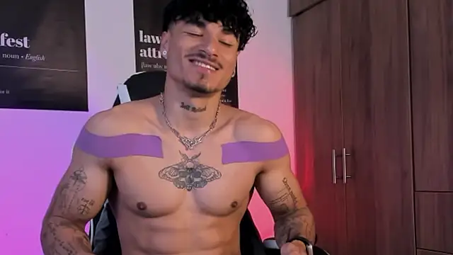 Snapshot of Thomas_Fit1 chatting on February 2026 06:03:02 PM Thomas Fit1 online show from February 2026 06:03:02 PM