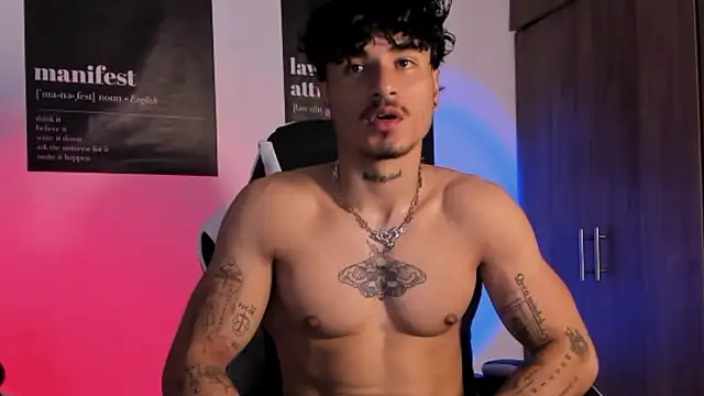 Snapshot of Thomas_Fit1 chatting on February 2026 04:33:02 AM Thomas Fit1 online show from February 2026 04:33:02 AM