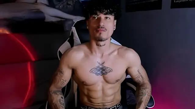 Snapshot of Thomas_Fit1 chatting on April 2026 12:41:02 AM Thomas Fit1 online show from April 2026 12:41:02 AM