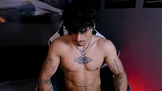 Snapshot of Thomas_Fit1 chatting on April 2026 06:53:01 PM Thomas Fit1 online show from April 2026 06:53:01 PM