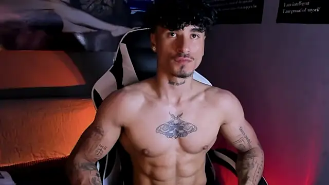 Snapshot of Thomas_Fit1 chatting on April 2026 11:59:01 PM Thomas Fit1 online show from April 2026 11:59:01 PM