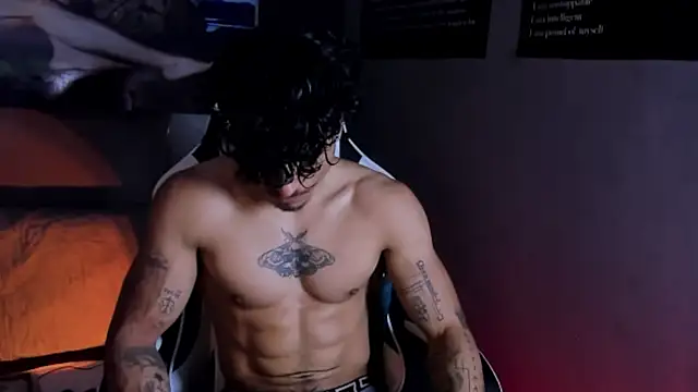 Snapshot of Thomas_Fit1 chatting on April 2026 04:51:01 AM Thomas Fit1 online show from April 2026 04:51:01 AM