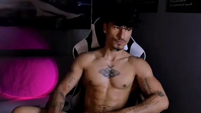 Snapshot of Thomas_Fit1 chatting on April 2026 07:58:02 PM Thomas Fit1 online show from April 2026 07:58:02 PM