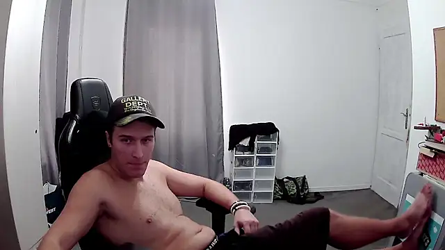 PKrisztian online show from October 2025 10:47:02 AM