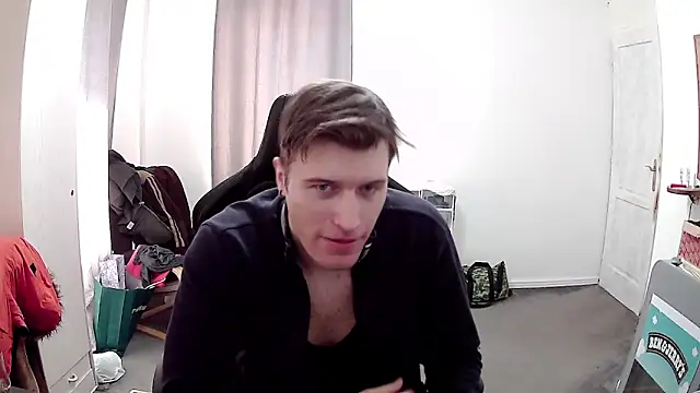 PKrisztian online show from April 2026 01:44:01 PM