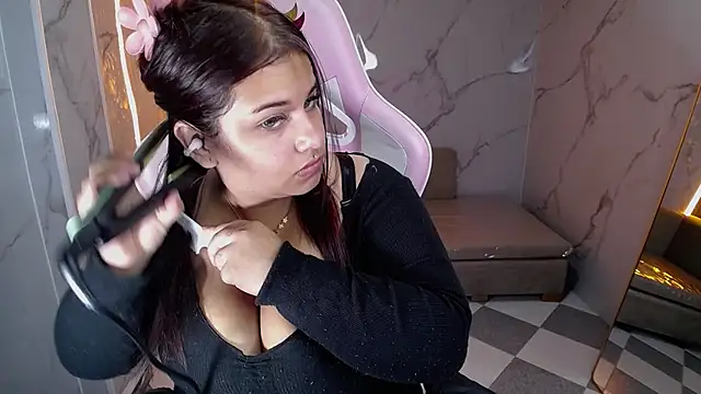 skeler lovd b  online show from October 2025 01:01:02 PM