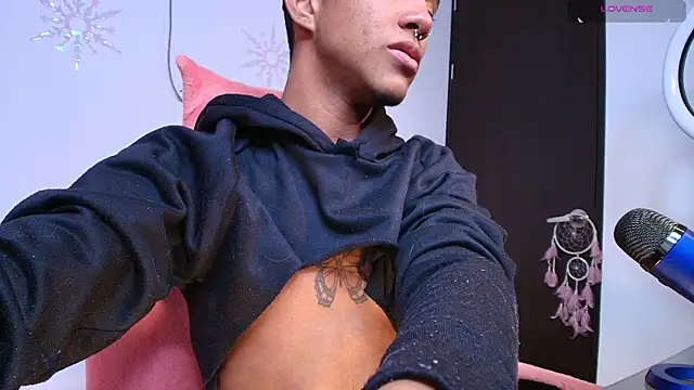 Palo santo online show from February 2025 12:15:01 AM