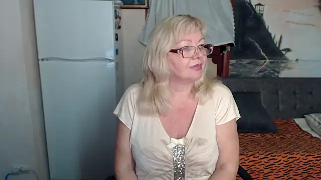 EvelynLoveShy online show from October 2025 09:46:01 PM