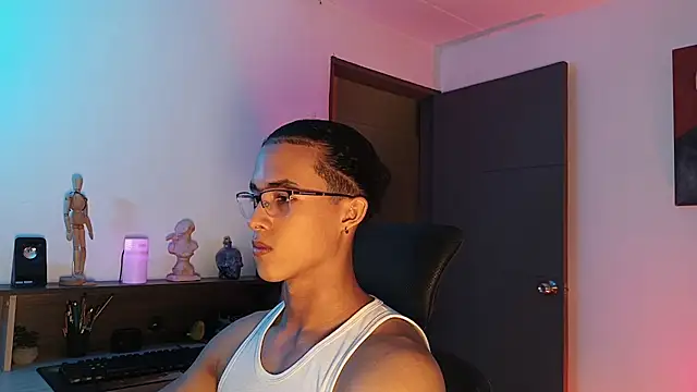 alejo x3 online show from September 2025 11:52:01 PM