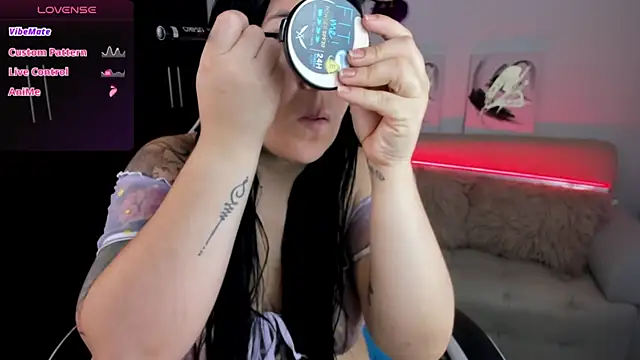 AilynRed online show from October 2025 08:51:02 PM