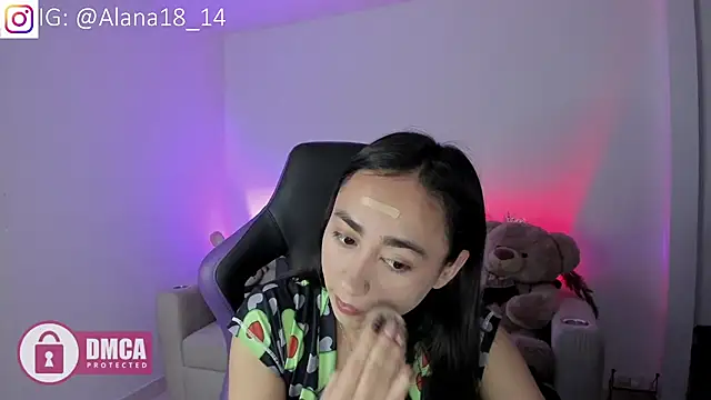 Snapshot of Alana_Pherson chatting on November 2025 06:18:02 AM Alana Pherson online show from November 2025 06:18:02 AM