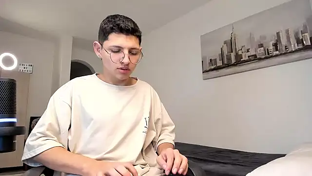 a lejandro 0 8 online show from March 2025 10:20:01 PM