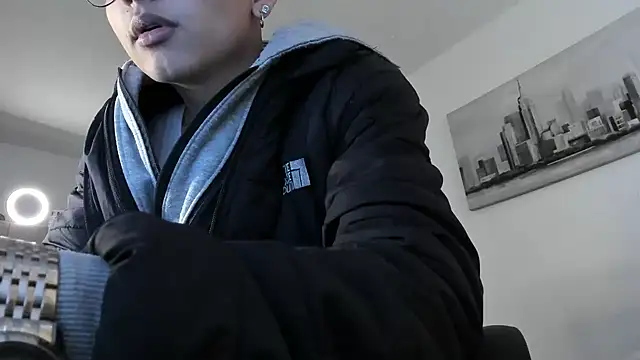 a lejandro 0 8 online show from March 2025 02:55:02 PM