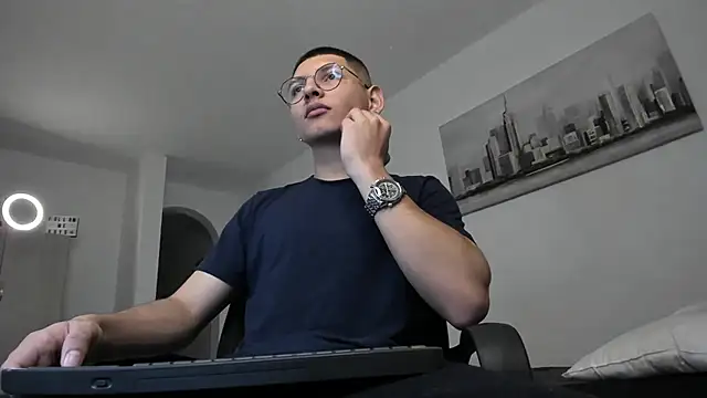 a lejandro 0 8 online show from March 2025 02:53:01 AM