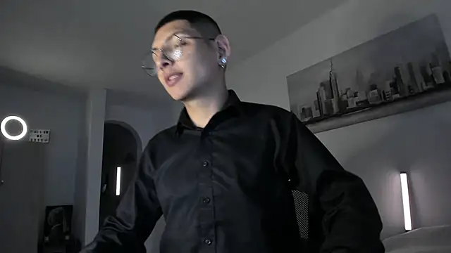 a lejandro 0 8 online show from March 2025 03:51:01 AM