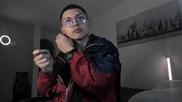 a lejandro 0 8 online show from March 2025 10:57:01 AM