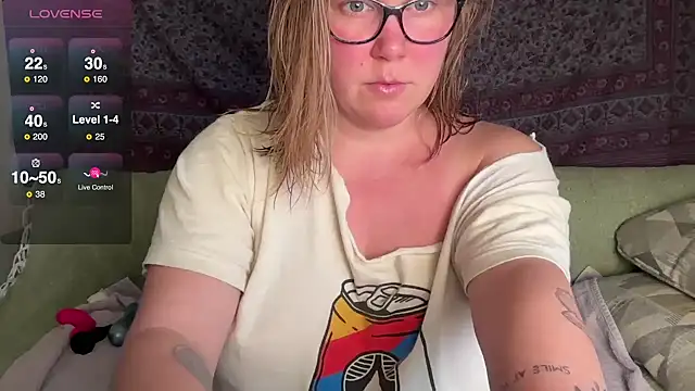 GlitterKitty108 online show from January 2026 02:53:02 PM