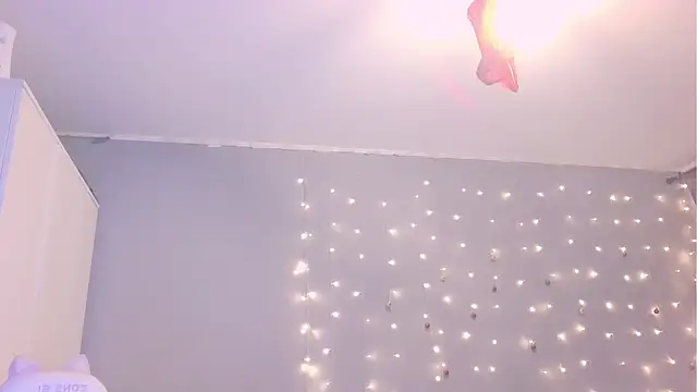 og maddison online show from December 2024 05:15:01 AM