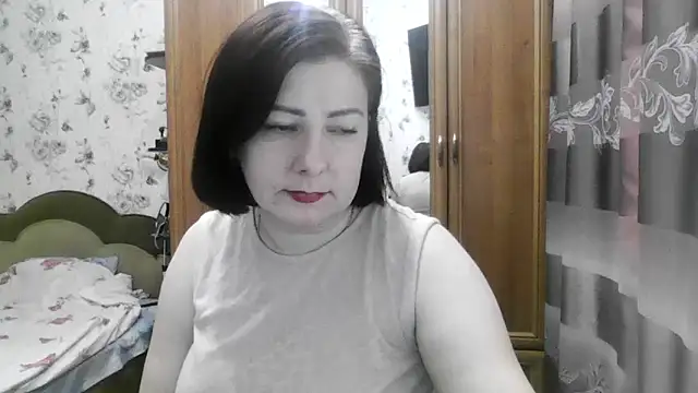 SophieNightAh online show from November 2025 05:46:01 PM