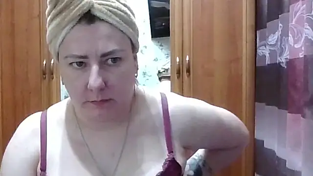 Snapshot of SophieNightAh chatting on February 2026 03:38:01 PM SophieNightAh online show from February 2026 03:38:01 PM