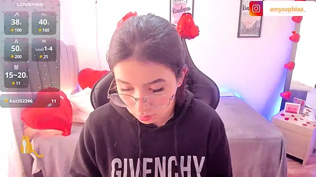 Amy joones online show from February 2025 04:36:01 PM