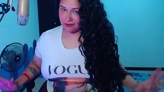 Snapshot of Luciernaga18 chatting on October 2025 01:58:02 AM Luciernaga18 online show from October 2025 01:58:02 AM