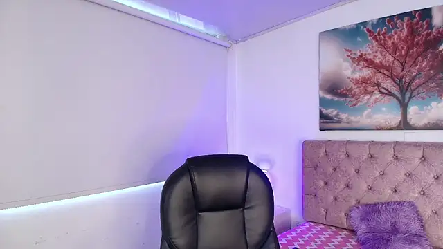 Julianaa Castro  online show from March 2026 11:59:02 AM