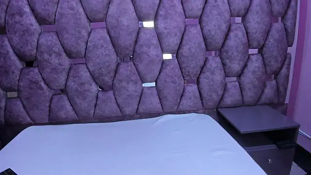 Snapshot of AlaSmith chatting on October 2025 02:15:01 AM AlaSmith online show from October 2025 02:15:01 AM