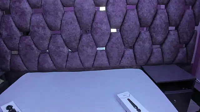 Snapshot of AlaSmith chatting on October 2025 01:51:02 AM AlaSmith online show from October 2025 01:51:02 AM