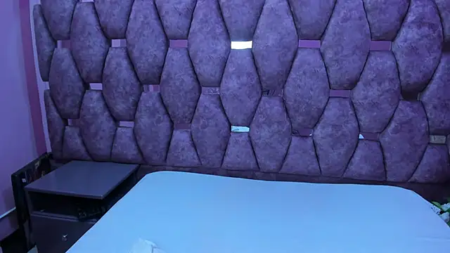 Snapshot of AlaSmith chatting on November 2025 02:03:01 AM AlaSmith online show from November 2025 02:03:01 AM