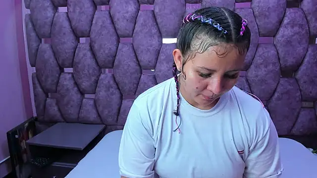 Snapshot of AlaSmith chatting on November 2025 02:15:02 AM AlaSmith online show from November 2025 02:15:02 AM