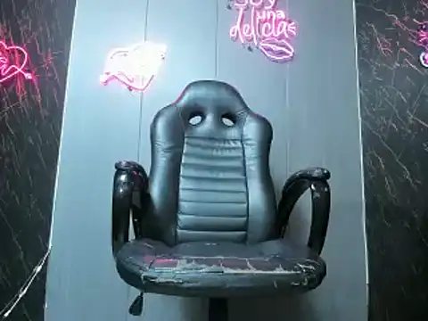 Snapshot of china_black_ chatting on January 2025 03:00:02 PM china black online show from January 2025 03:00:02 PM