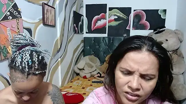 Snapshot of manzanahot9 chatting on November 2025 05:41:01 PM manzanahot9 online show from November 2025 05:41:01 PM