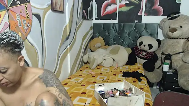 Snapshot of manzanahot9 chatting on November 2025 10:41:02 AM manzanahot9 online show from November 2025 10:41:02 AM