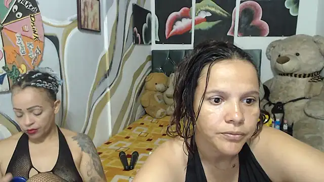 Snapshot of manzanahot9 chatting on December 2025 08:06:02 PM manzanahot9 online show from December 2025 08:06:02 PM