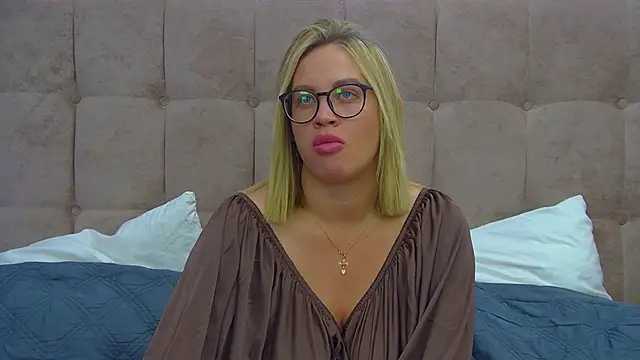 MariaNeumann online show from November 2025 06:22:02 PM