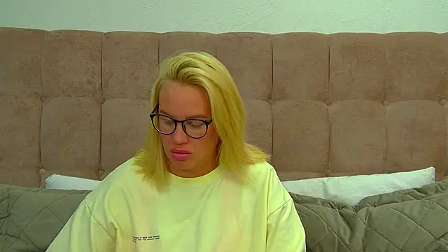 MariaNeumann online show from February 2026 06:34:02 PM